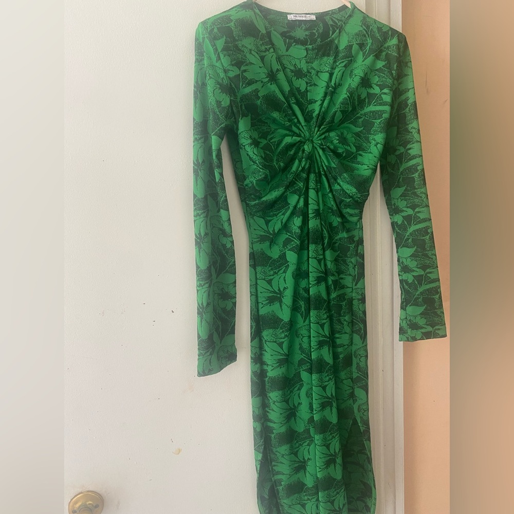 Floral Zara dress with shoulder pads